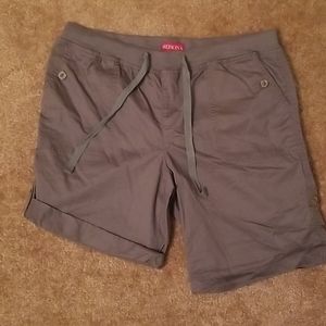 Drawstring waist cargo short
